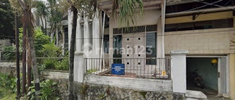 Rumah Premium Hitung Tanah Strategis Murah di Sampangan 1