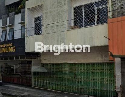 RUKO STRATEGIS TENGAH KOTA PUSAT KERAMAIAN DI JALAN RADJIMAN DEKAT PASAR KLEWER 1