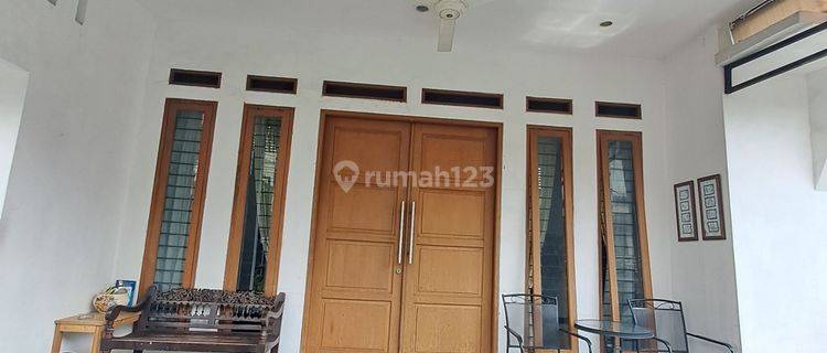 Rumah Cantik nyaman siap huni di Radio dalam Jakarta Selatan  1