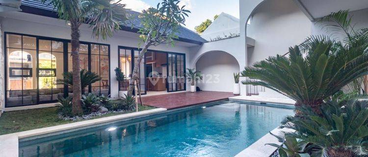 Villa Baru Luxury Fully Furnished Jimbaran Dua Lantai Ready Unit with Private Pool dekat Kampus Unud SHM 1