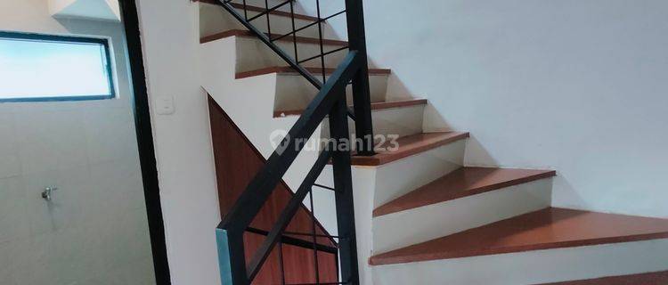 Rumah Murah Driyorejo 2 Lantai Dekat Surabaya 1