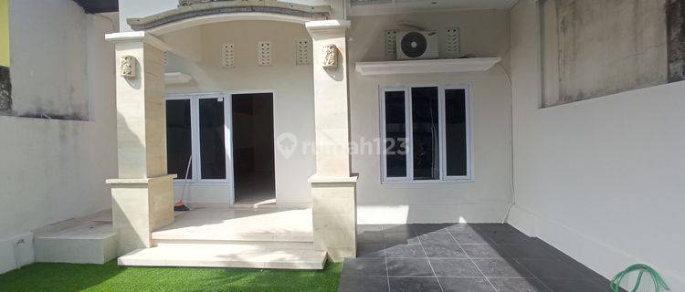 For sale/dijual rumah elegant lingkungan vila di kerobokan 1