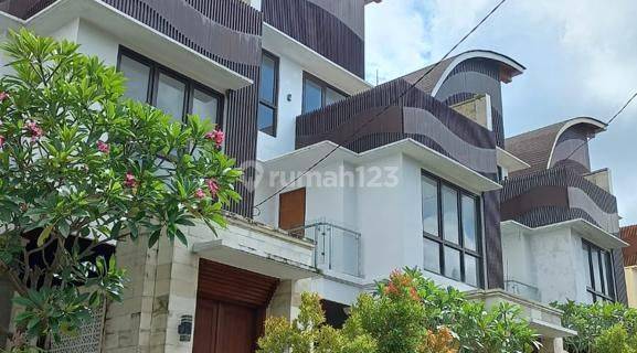 For Rent Vila 3br Unfurnish Banjar Semer Kerobokan 1