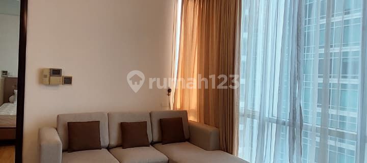 Nice and Cozy 2BR Apt with Strategic Location At The Peak Apt 1