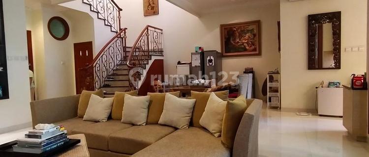 Strategically Located House with Easy Access on Jl Sekolah Kemang Selatan 1