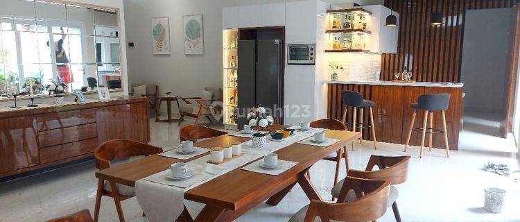 Mewah Elegant Rumah Full Furnish Dijual di Kota Baru Parahyangan Bandung Barat 1