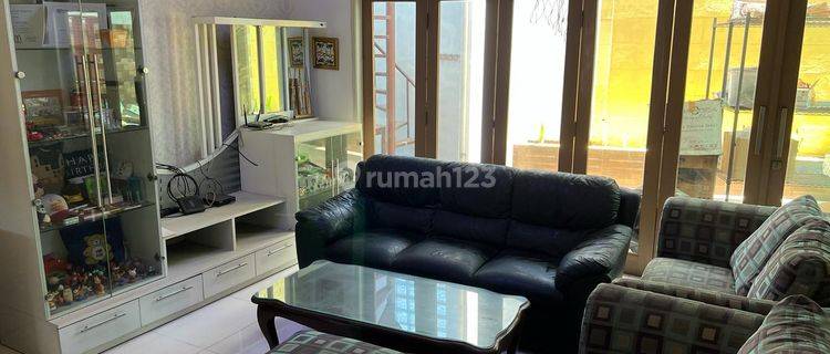 Lagi Turun Harga Parah Ni Moms, Rumah Dijual Furnish di Buah Batu 1