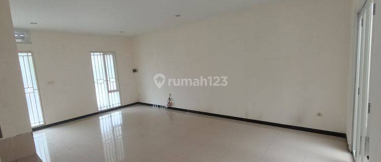 Disewakan Rumah Taman Kopo Indah V Pinewood Siap Huni Bersih Terawat 2 Lantai  1