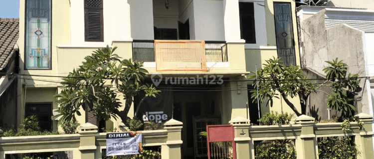 Rumah 2 Lantai di Jl, Ahmad Yani Kawasan Petrokimia, Gresik 1