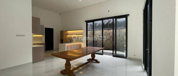 Rumah Mewah Semi Furnished Siap Huni Di Sutera Onix Alam Sutera 1