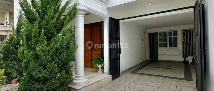 LEBAK BULUS MODERN CLASSIC HOUSE DALAM KOMPLEK 1