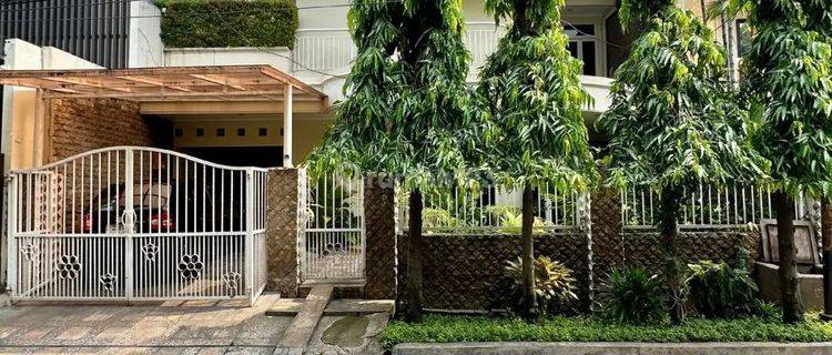 Rumah nyaman dalam komplek di kebon jeruk 1