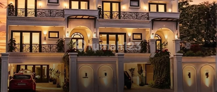 Rumah 3 Lantai Brand New House dengan Swimming Pool di Tebet 1
