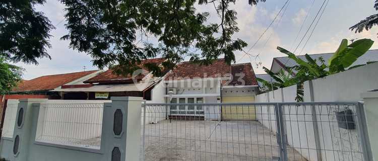 For Sale House on Menteri Supeno Street 1