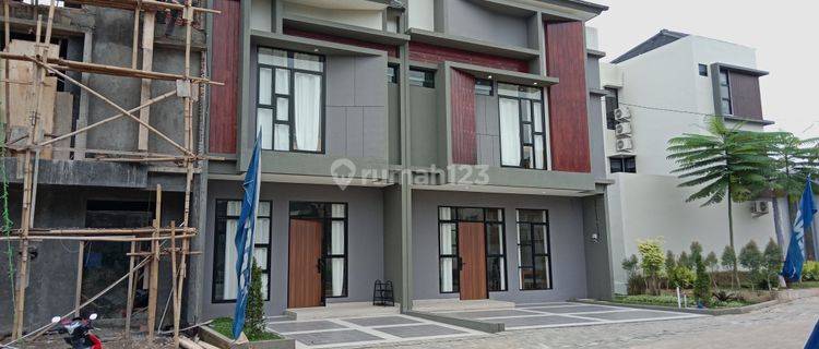 Rumah 2 Lantai Desain Modern Dekat Pintu Toll Bsd 1