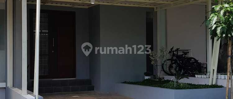 Dijual Rumah 2 Lantai di Araya malang 1