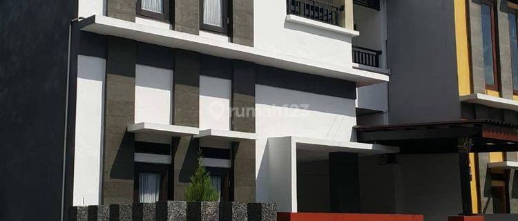 Dijual Rumah Modern Minimalis 2 Lantai dalam Perumahan Siap Huni di Area Gatot Subroto Barat, Denpasar  1