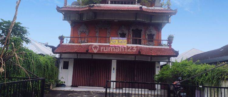 Shophouse that can function as a suitable warehouse for sale in the Gatot Subroto Timur area, Denpasar 1