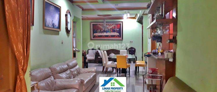 Rumah 2,5 Lantai di Cluster Favourite Kota Wisata Cibubur 1