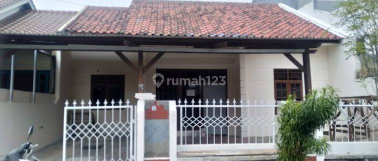 Disewakan Rumah Bagus di Kota Harapan Indah Bekasi 1