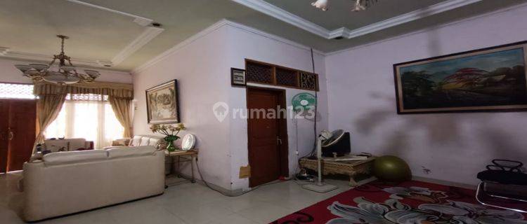 Disewakan Murah Rumah Kontrakan Semi Furnished Bagus SHM - Sertifikat Hak Milik di Petojo binatu, Petojo 1