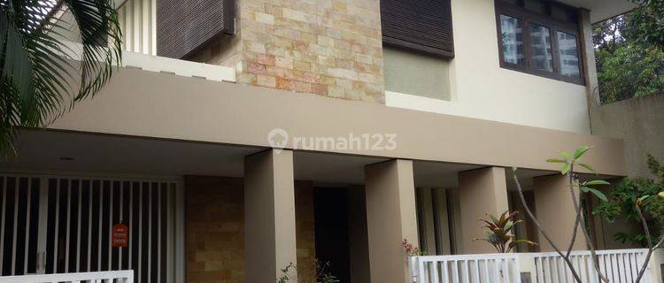 RUMAH MEWAH DALAM KOMPLEKS SUPER NYAMAN,DI PATRA KUNINGAN 1