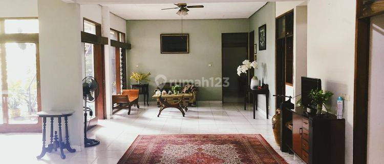 Rumah 2 Lantai Bagus SHM di Jl. Potlot, Jakarta Selatan 1