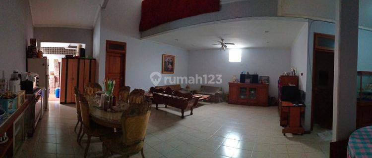 Rumah 3 Lantai Bagus SHM di Pinang Mas, Jakarta Selatan 1