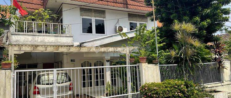 Rumah 2 Lantai Bagus SHM di Jl. Damai, Jakarta Selatan 1
