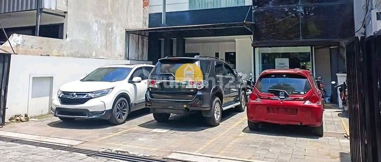 Semi-Furnished Commercial Building on Jl. Dr. Wahidin, Semarang 1