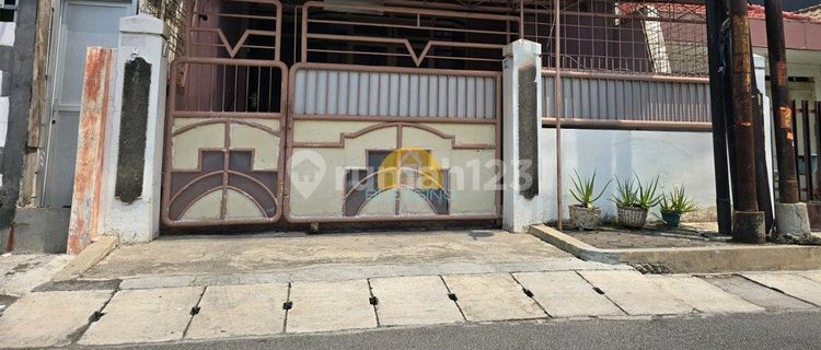 4 Bedroom House on Sidorejo Street, Semarang 1