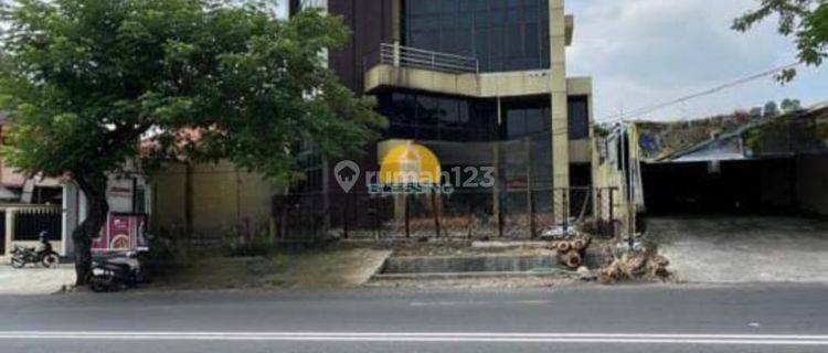 Gedung 4 Lantai di Jl. Tentara Pelajar Semarang Selatan 1