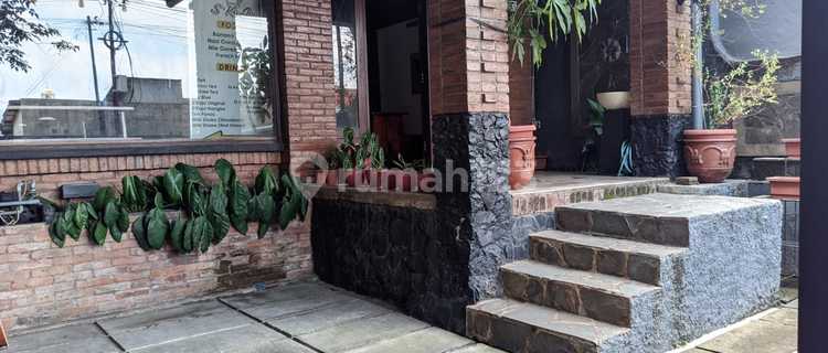 House or Commercial Space in Banyumanik Semarang Strategic Location 1