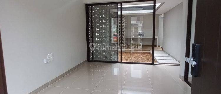 Rumah Nyaman 2 Lantai Minimalis Modern Siap Huni di Summarecon Cluster Flora Bandung 1