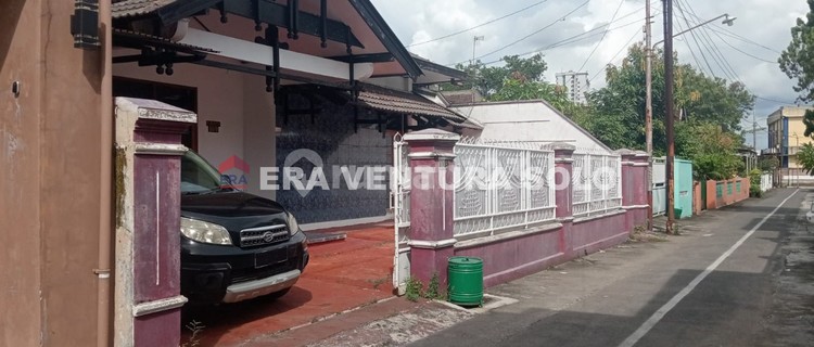 Strategic Ready-to-Occupy House in the Center of Solo City 1