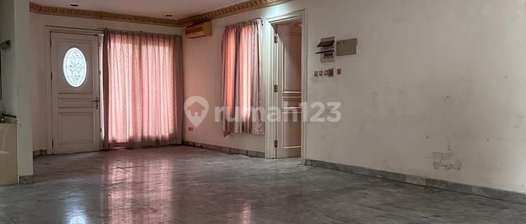 Rumah Yang Luas Di Agung Tengah 1