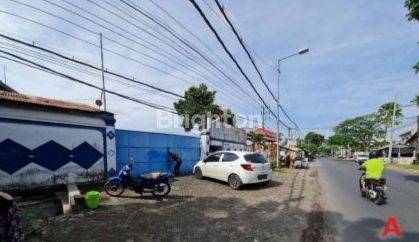 Gudang Strategis Lahan Kosong Luas Poros Jalan Raya Area Jember Jawa Timur 1