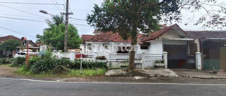 Rumah Luas Potensi Untuk Kantor-mess-salon-kuliner Area Buah-buahan Pusat Kota Malang  1