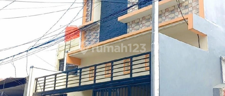 Dijual Rumah Baru  3 Lantai Di Jakarta Pusat 1