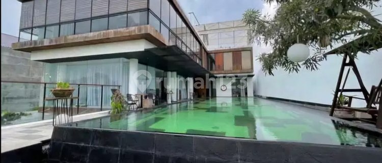 Rumah Mewah Full Furnised Ada Kolam Renang Di Kota Baru Parahyangan 1