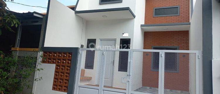 Rumah 2 Lantai Sudah Renovasi SHM di Bekasi Timur Regency, Bekasi 1