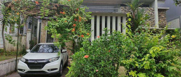 Dijual Rumah Modern Cantik, Siap Huni di Taman Yunani, Sentul City 1