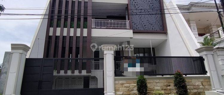 Rumah Baru Mewah 4 Lantai di Perumahan Araya Tahap 1 1