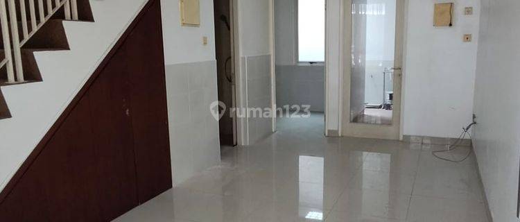 Rumah 2 Lantai Semi Furnished di Residence One Bsd City 1