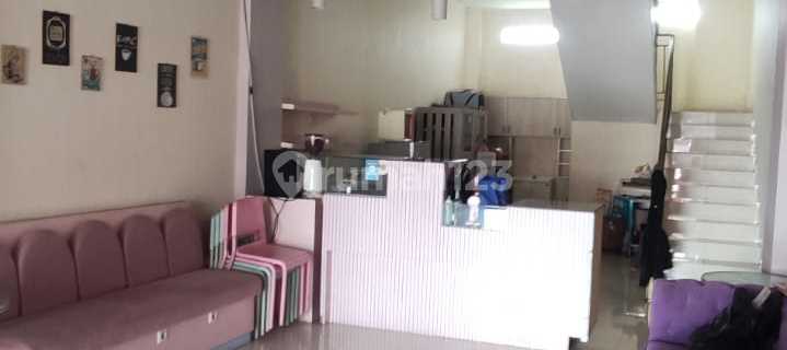 For Rent Strategic Malay Shop House Near Station by the Road 3 Floors/25 Square Meters 1