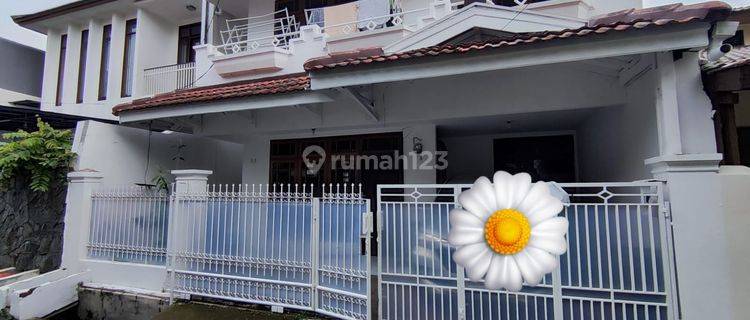 Rumah Bagus Lantai 2 di Pulomas Jakarta Timur 1