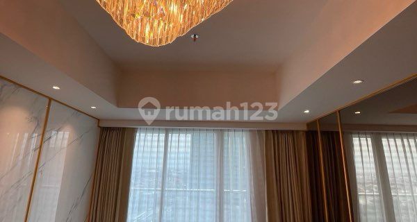 Apartemen The Kensington Royal Suites Dekat Akses Tol & Pusat Perbelanjaan Full Furnished 1