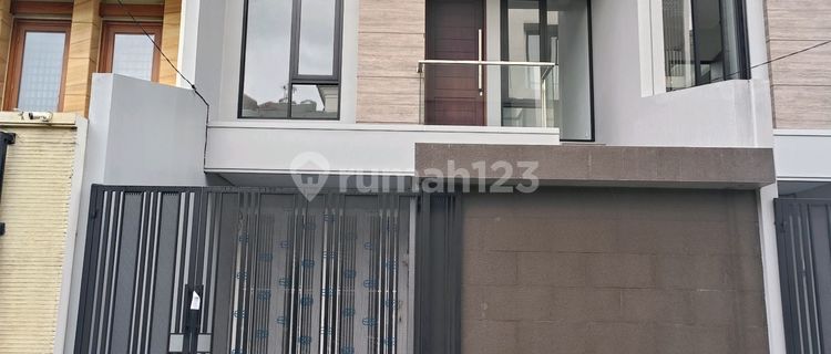 Sunter, Dijual Rumah Brand New Bagus dan Cantik4 Lantai 1
