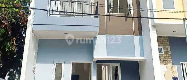 House in Gading Griya Lestari, 2 Floors, New SHM (Certificate of Ownership) 1