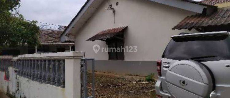 Dijual Rumah Bangunan Lama Hitung Tanah di Perumahan Graha Indah  1